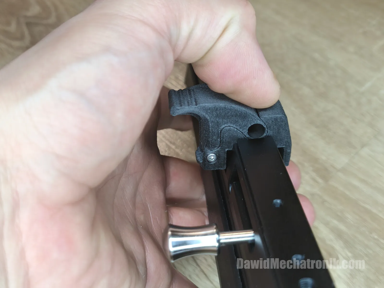 singleshotloader_slidinguptodown1